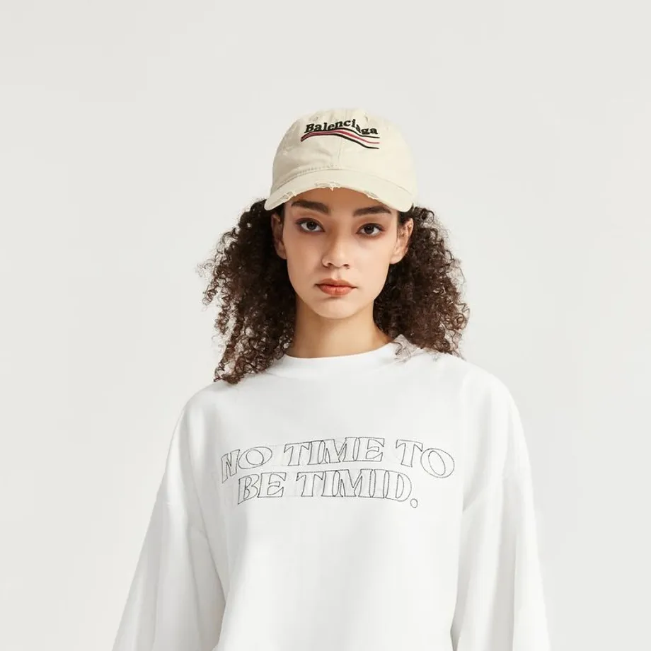 Unisex oversize tričko s krátkým rukávem a vyšitým nápisem No time to be timid XL White